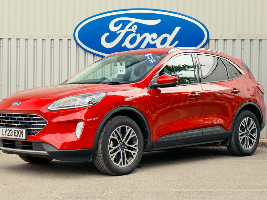 Ford Kuga 1.5 Ecoboost 150 Titanium Edition Red #2