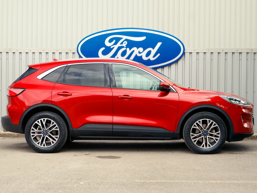 Ford Kuga 1.5 Ecoboost 150 Titanium Edition Red #5