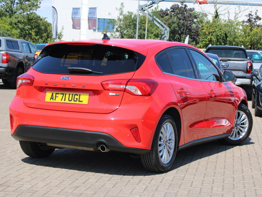 Ford Focus 1.0 Ecoboost Hybrid Mhev 125 Titanium Edition AF71UGL Red #6