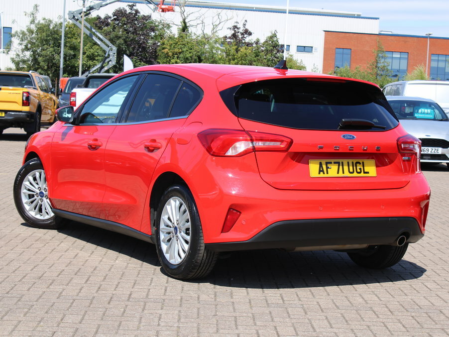 Ford Focus 1.0 Ecoboost Hybrid Mhev 125 Titanium Edition AF71UGL Red #5