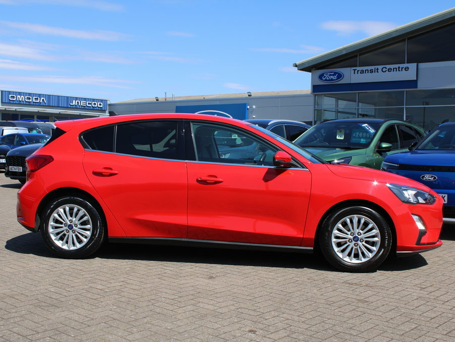 Ford Focus 1.0 Ecoboost Hybrid Mhev 125 Titanium Edition AF71UGL Red #4
