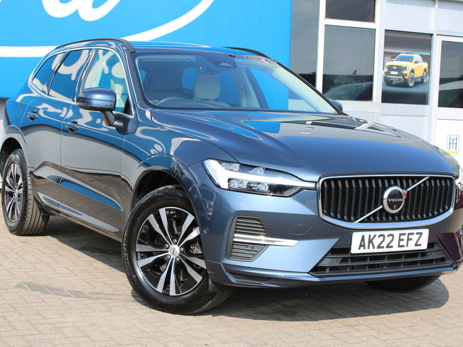 Volvo XC60 2.0 B5p Momentum Geartronic Blue