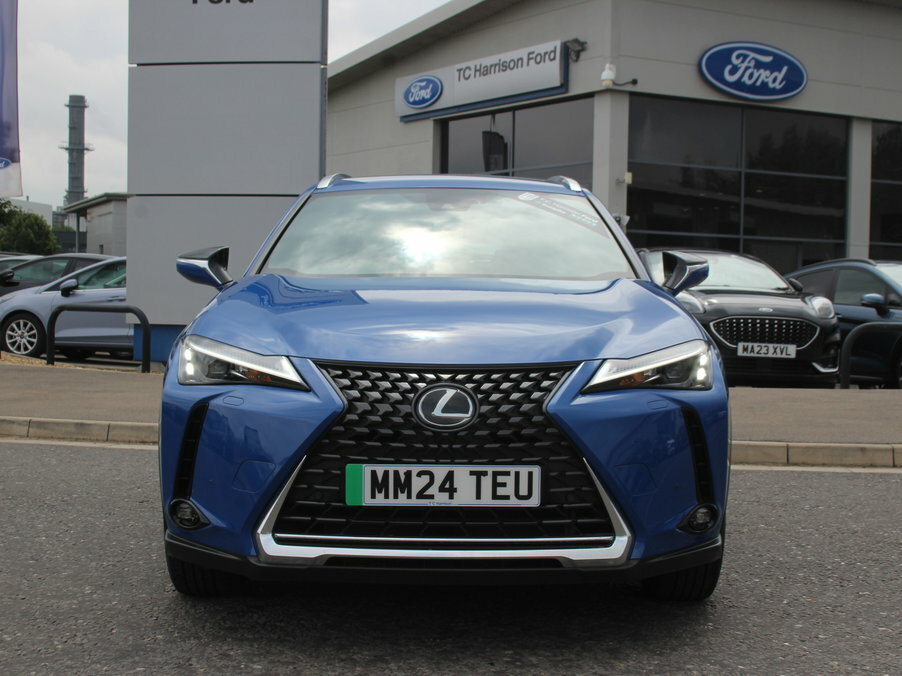 Lexus UX 300E 150Kw 72.8 Kwh E-cvt White #2
