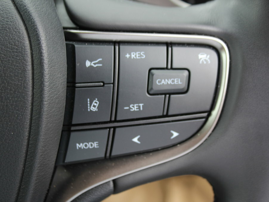 Lexus UX 300E 150Kw 72.8 Kwh E-cvt White #31