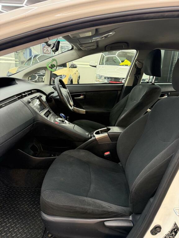 Toyota Prius 1.8 Vvti Business Edition Cvt 2018 Silver #30