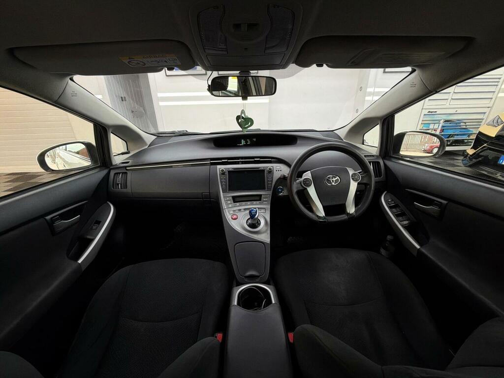 Toyota Prius 1.8 Vvti Business Edition Cvt 2018 Silver #13