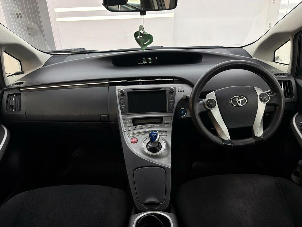 Toyota Prius 1.8 Vvti Business Edition Cvt 2018 Silver #14