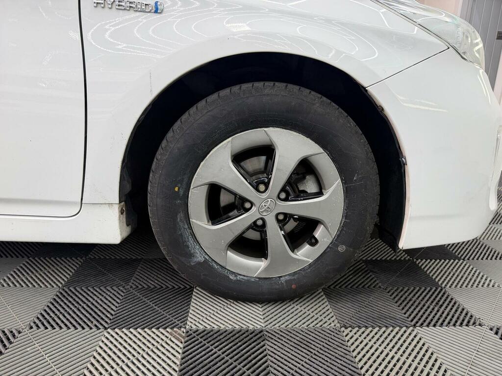 Toyota Prius 1.8 Vvti Business Edition Cvt 2018 Silver #26