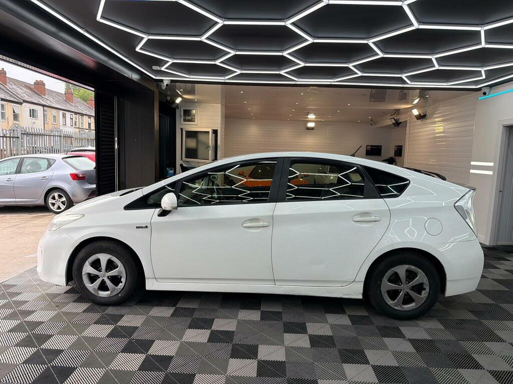 Toyota Prius 1.5 Cvt White #5