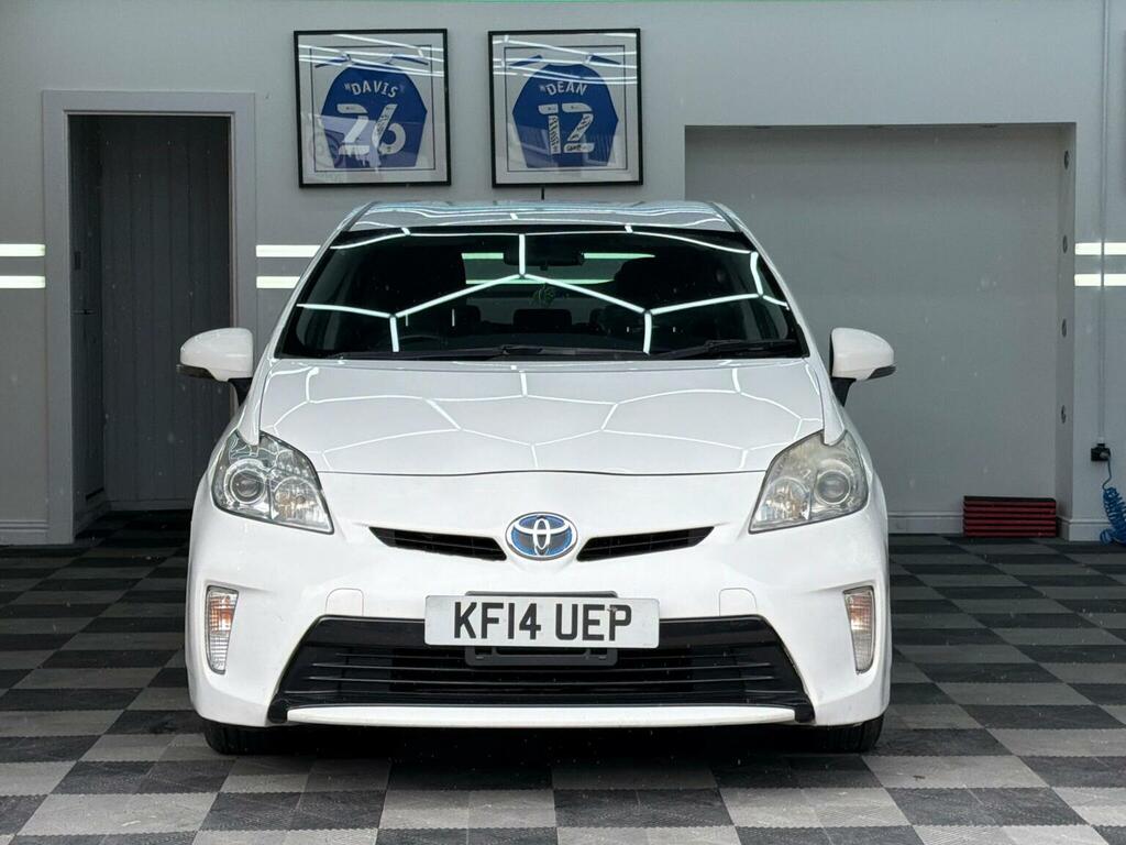 Toyota Prius 1.5 Cvt White #2