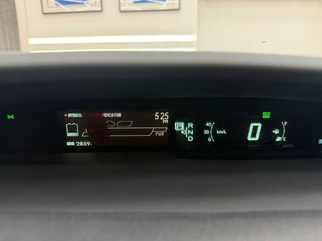 Toyota Prius 1.8 Vvti Business Edition Cvt 2018 Silver #32