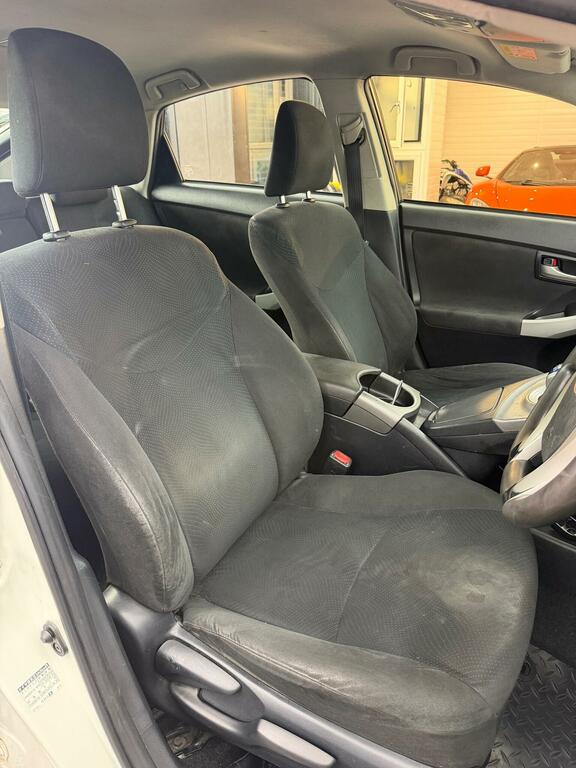 Toyota Prius 1.8 Vvti Business Edition Cvt 2018 Silver #16