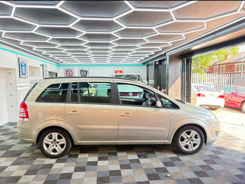 Vauxhall Zafira #9