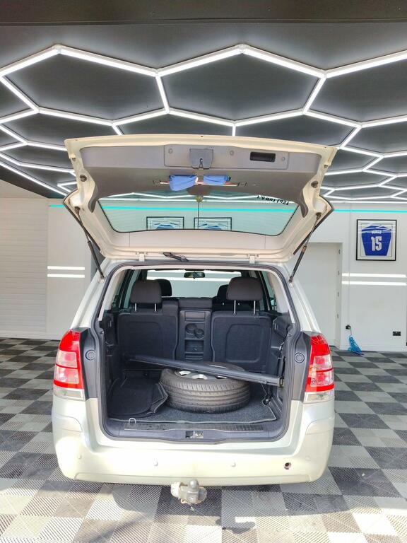 Vauxhall Zafira #29