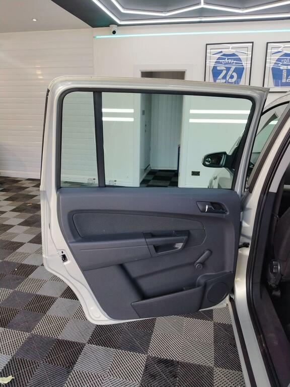 Vauxhall Zafira #20