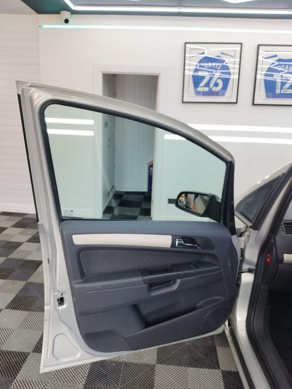 Vauxhall Zafira #21