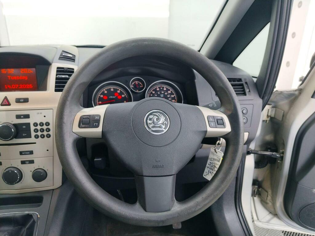 Vauxhall Zafira #30