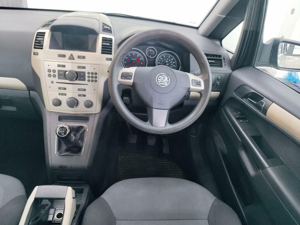 Vauxhall Zafira #32