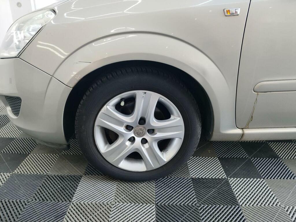 Vauxhall Zafira #25