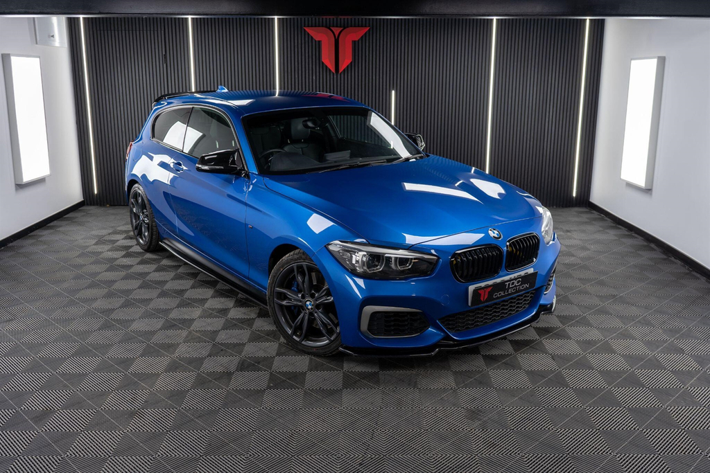 BMW 1 Series Hatchback EG68NBO Blue