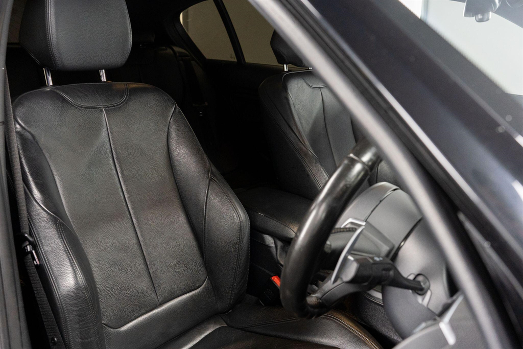 BMW 1 Series 118I Sport 5-Door Silver #27