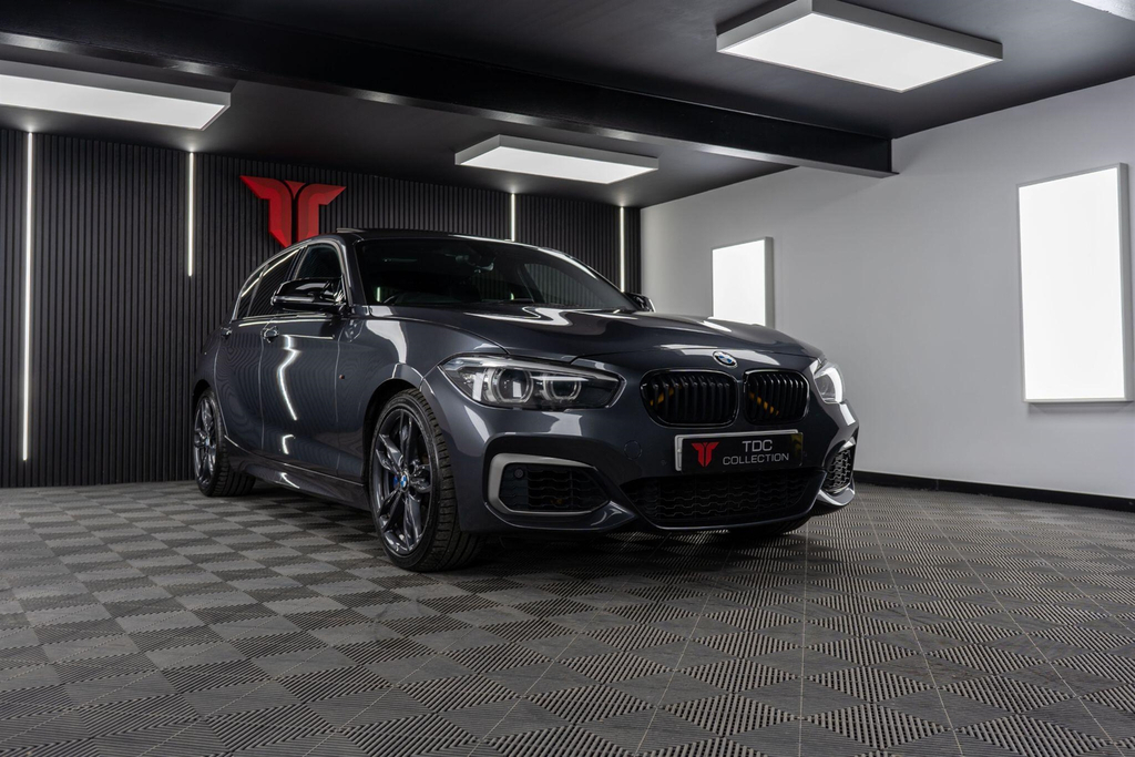 BMW 1 Series Hatchback WG67LJJ Grey #4