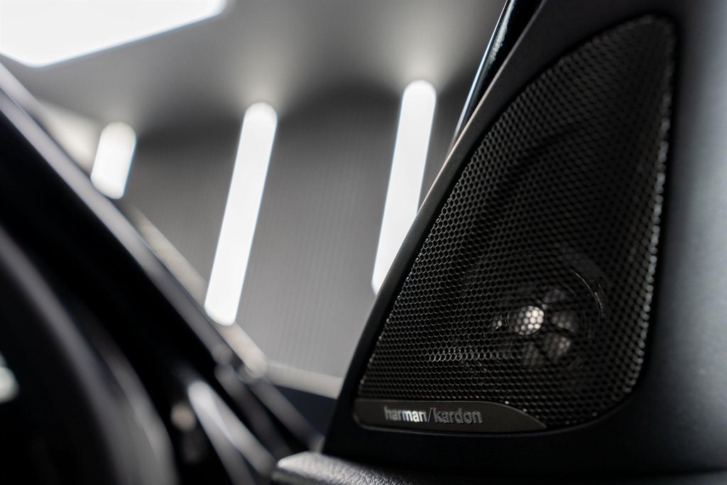 BMW 1 Series M140i Shadow Edition Step Black #38