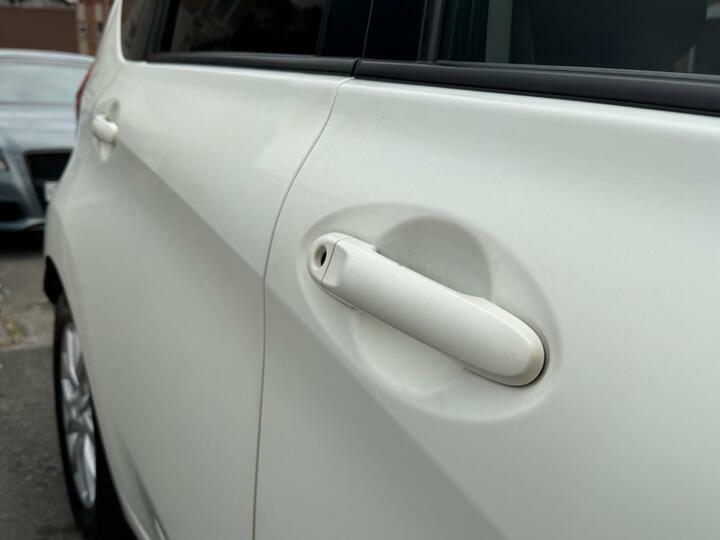 Nissan Note Hatchback 1.5 Dci Tekna Euro 5 Ss 201414 White #26