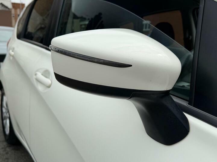 Nissan Note Hatchback 1.5 Dci Tekna Euro 5 Ss 201414 White #14
