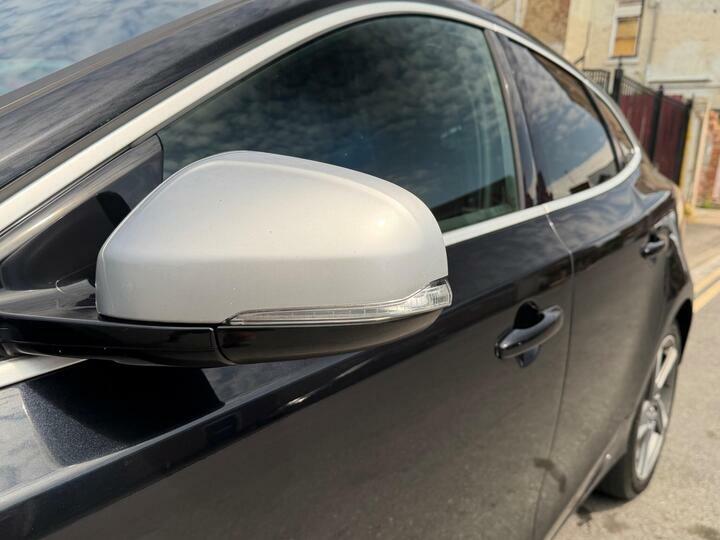 Volvo V40 T3 R-design Nav Blue #23