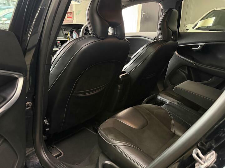 Volvo V40 T3 R-design Nav Blue #47