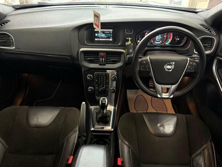 Volvo V40 T3 R-design Nav Blue #9