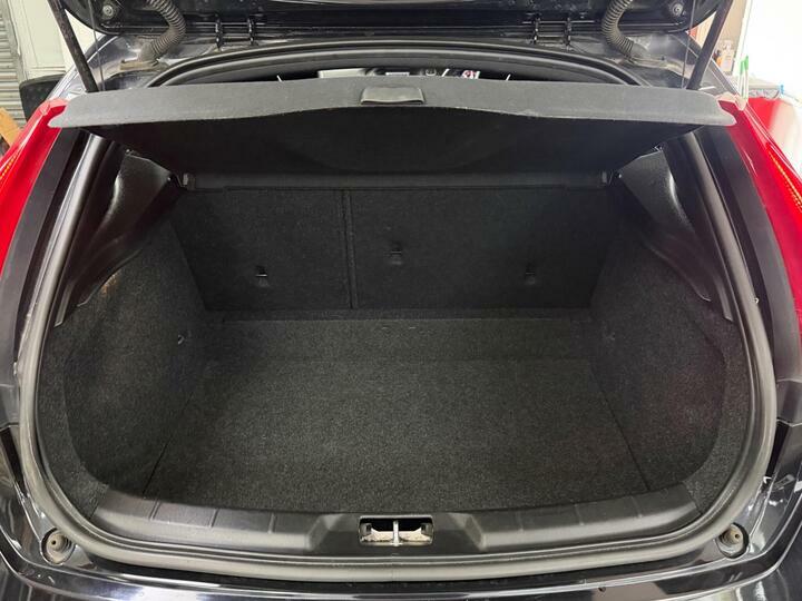 Volvo V40 T3 R-design Nav Blue #26