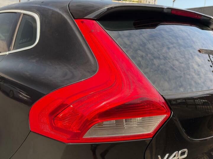 Volvo V40 T3 R-design Nav Blue #30