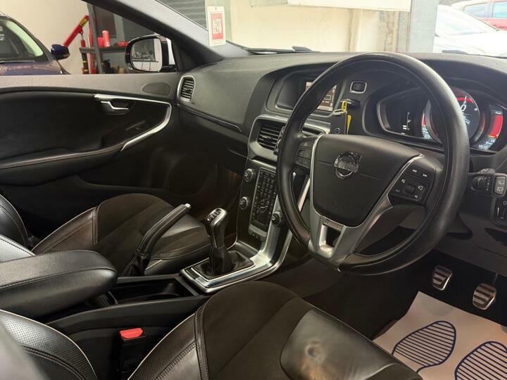 Volvo V40 T3 R-design Nav Blue #12