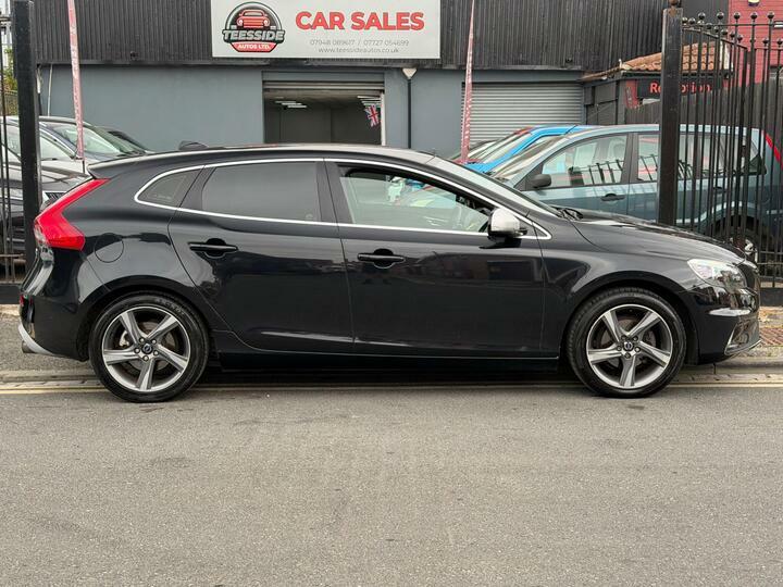 Volvo V40 1.6 D2 R-design Euro 5 Ss Black #2