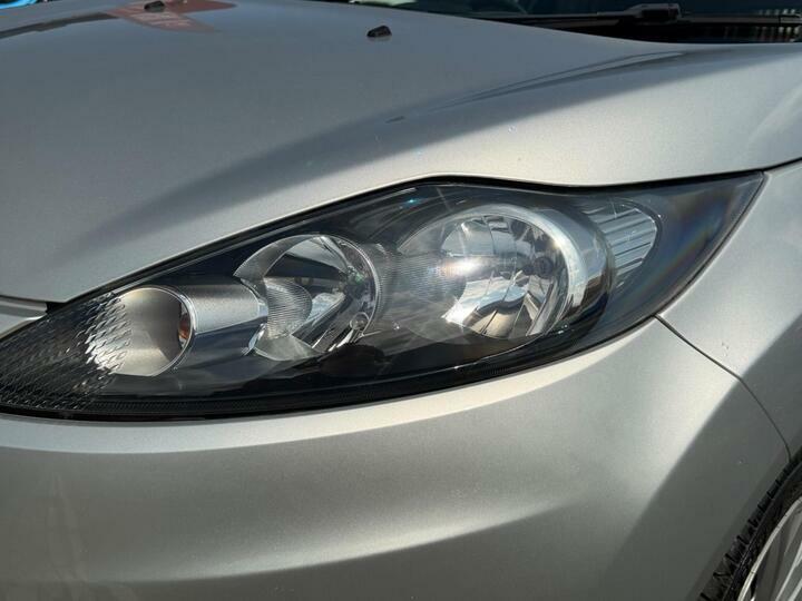 Ford Fiesta 1.6 Tdci Econetic Dpf Titanium Silver #38