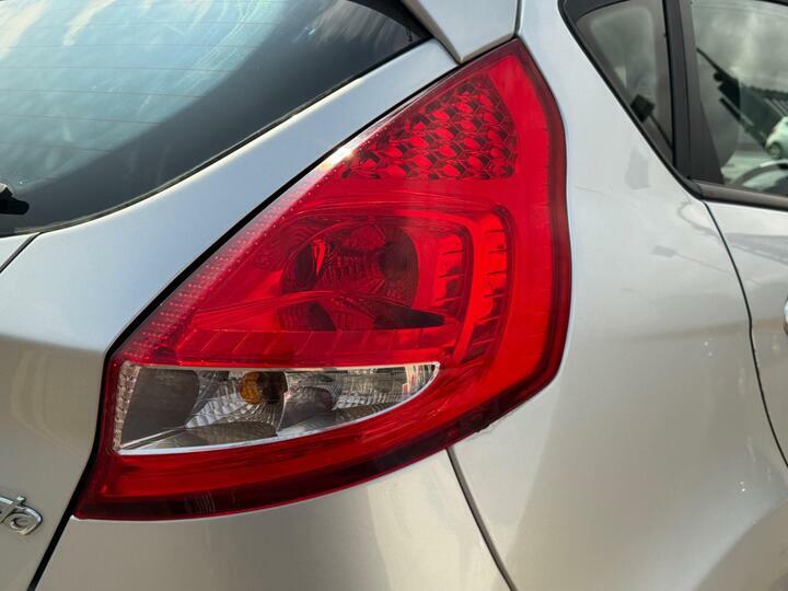 Ford Fiesta 1.6 Tdci Econetic Dpf Titanium Silver #35