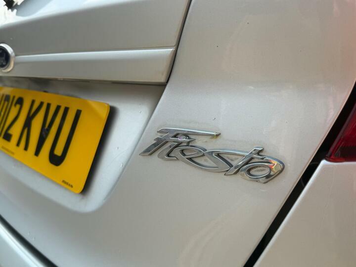 Ford Fiesta 1.6 Tdci Econetic Dpf Titanium Silver #39