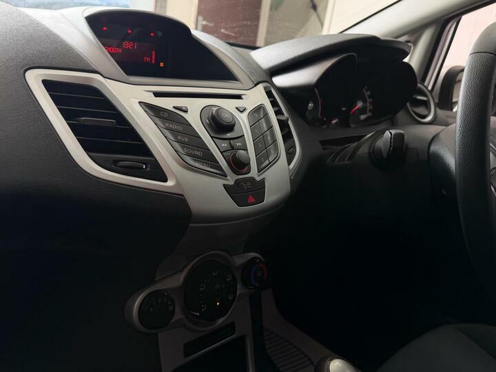 Ford Fiesta 1.6 Tdci Econetic Dpf Titanium Silver #12