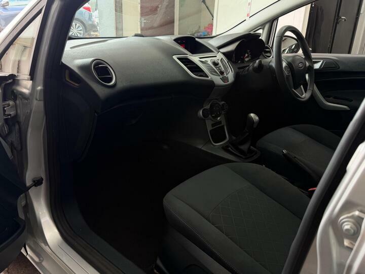 Ford Fiesta 1.6 Tdci Econetic Dpf Titanium Silver #13