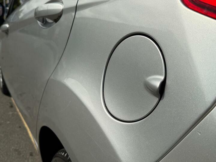 Ford Fiesta 1.6 Tdci Econetic Dpf Titanium Silver #47