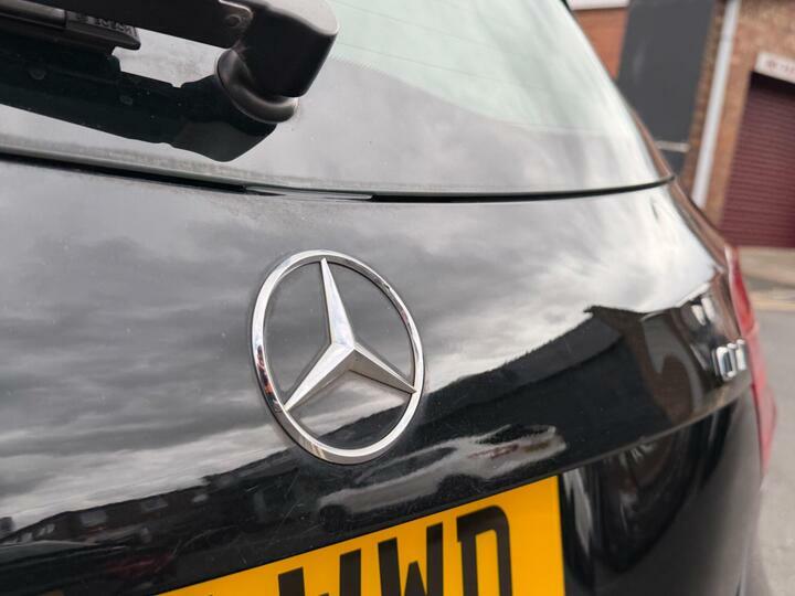 Mercedes-Benz A Class Hatchback 2.1 A220 Cdi Amg Night Edition 7G-dct White #22