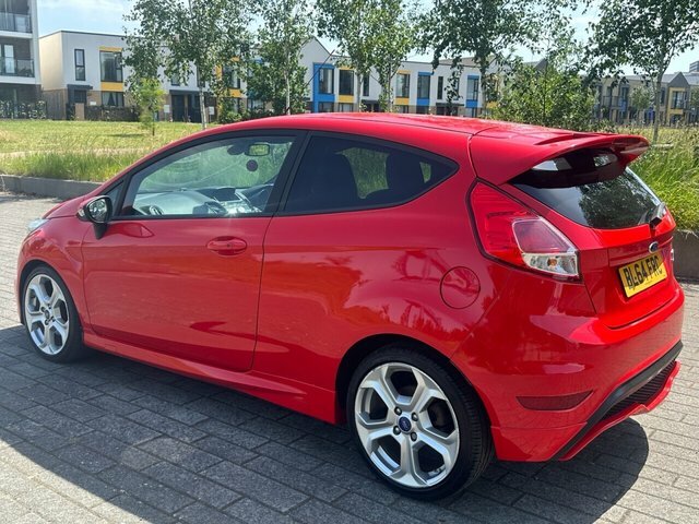 Ford Fiesta Ecoboost St-3 Hatchback Red #4