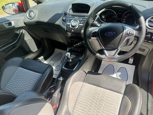 Ford Fiesta Ecoboost St-3 Hatchback Red #2
