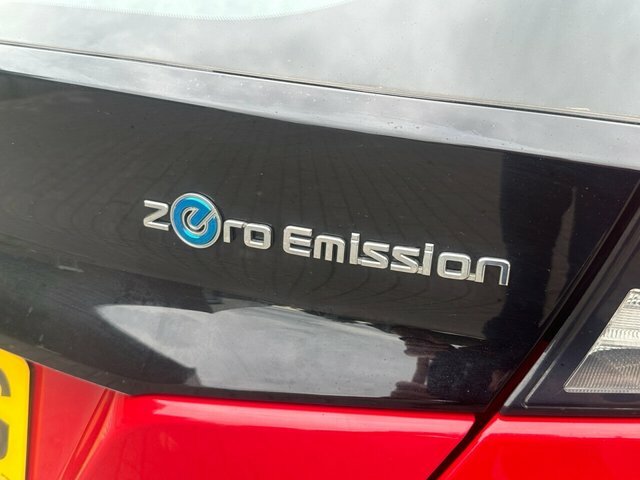 Nissan Leaf Acenta Hatchback SO68ZWG Red #6