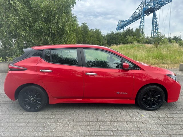 Nissan Leaf Acenta Hatchback SO68ZWG Red #5