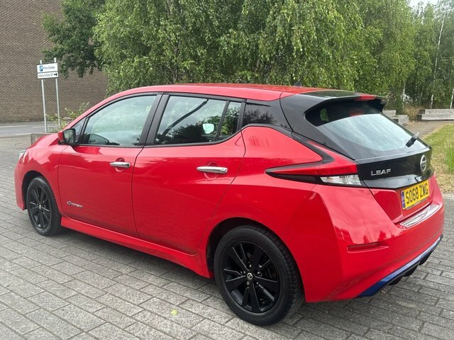 Nissan Leaf Acenta Hatchback SO68ZWG Red #4