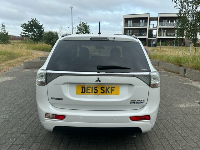 Mitsubishi Outlander 12Kwh Gx3h Suv White #3
