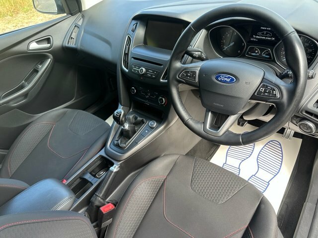 Ford Focus Tdci Zetec S Hatchback FL15WWA Silver #2